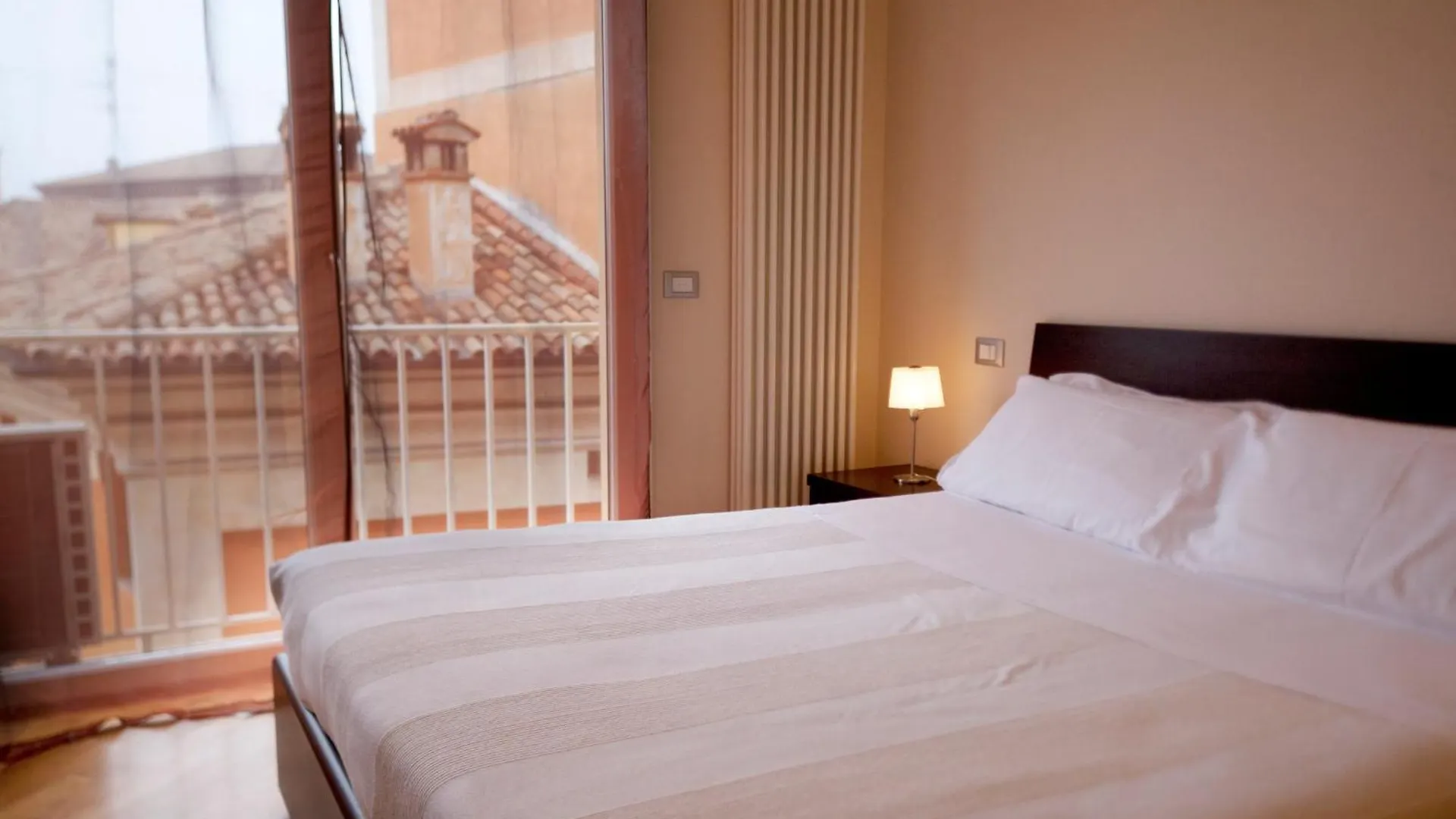 Exclusive Aparthotel La Reunion Равенна Отель