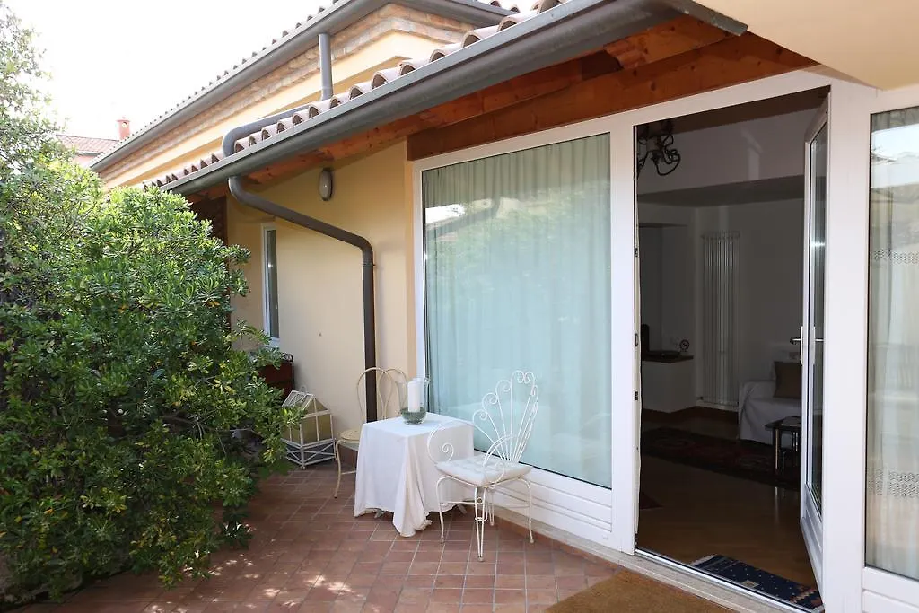 Exclusive Aparthotel La Reunion Равенна 4*,