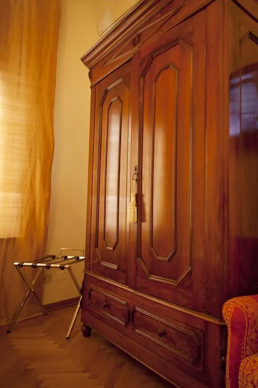 Exclusive Aparthotel La Reunion Равенна 4*,