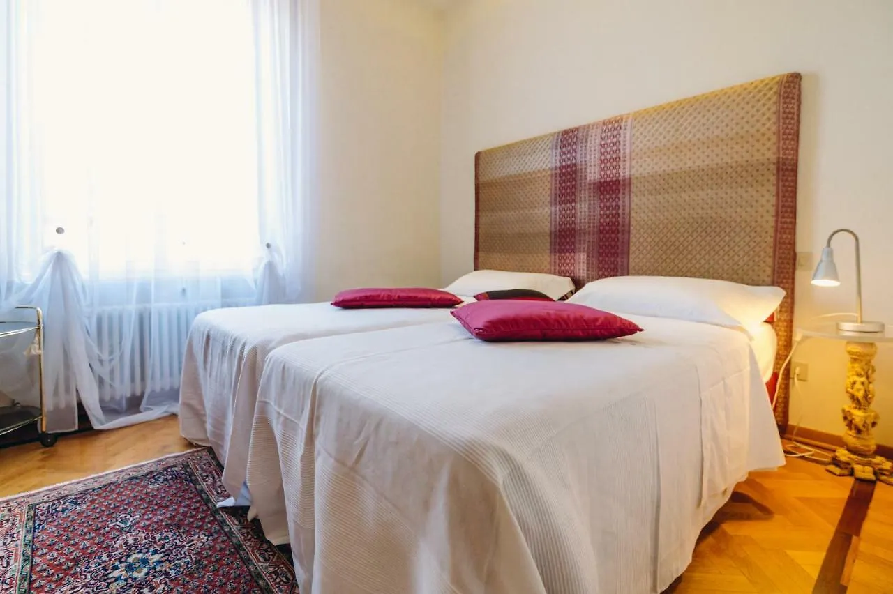 Exclusive Aparthotel La Reunion Равенна