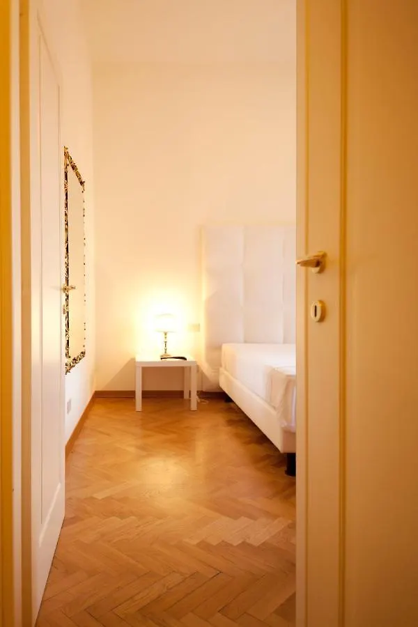 Exclusive Aparthotel La Reunion Равенна Отель